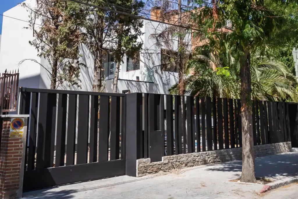 Cerramiento metálico vivienda Madrid