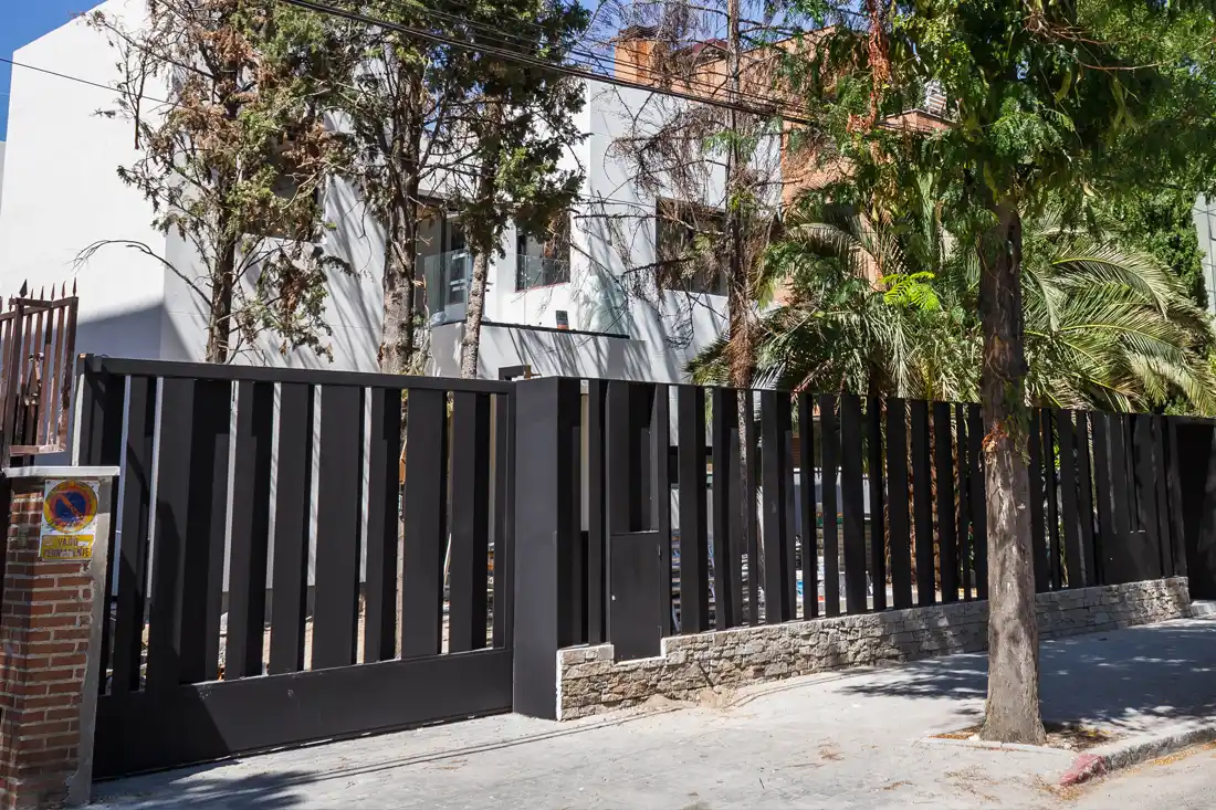 Cerramiento metálico vivienda Madrid